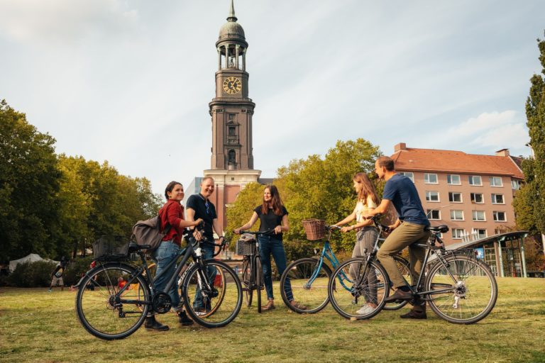 Guided bike tour in Hamburg with Happy Bikes